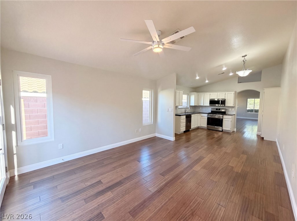 Photo 10 of 35, 8032 Tailwind Avenue