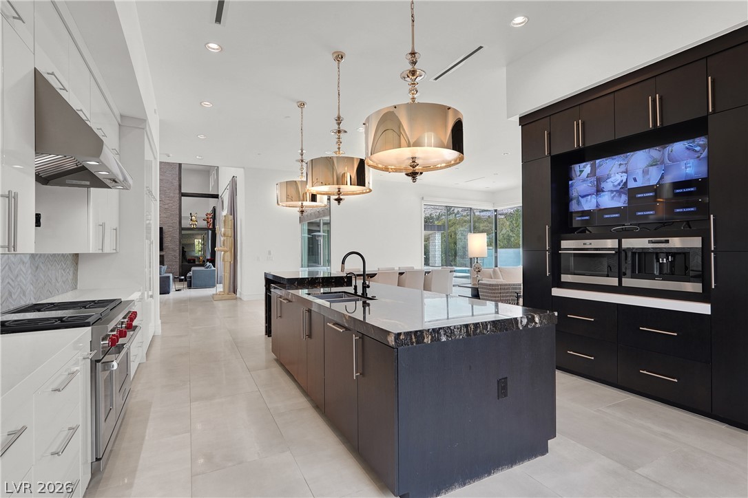 Photo 19 of 49, 20 Pebble Hills Court