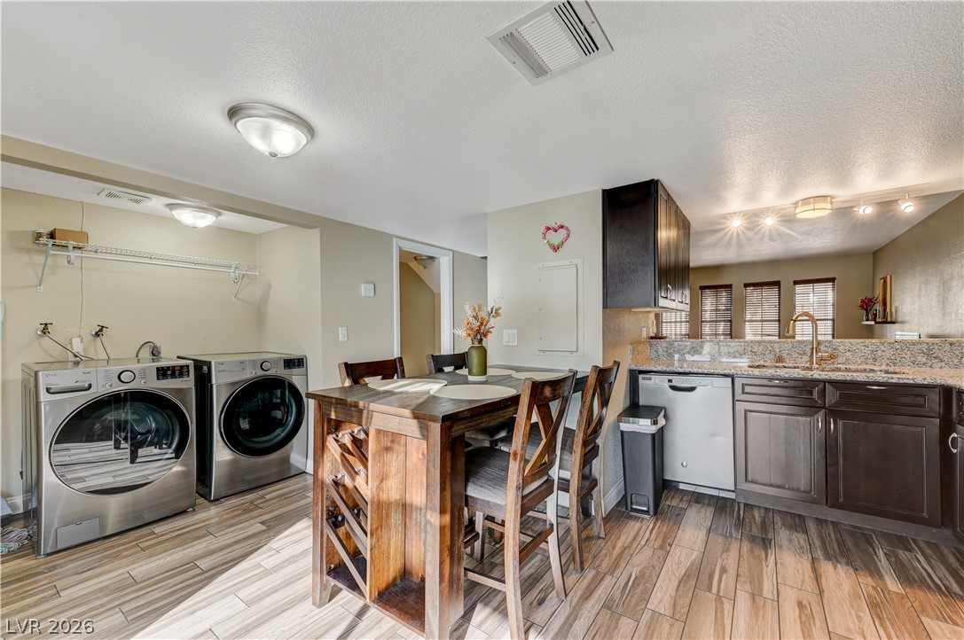 Photo 13 of 36, 2080 Karen Avenue #20