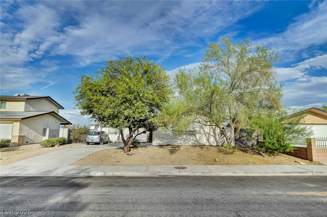 Photo 3 of 329 Santa Fe Street