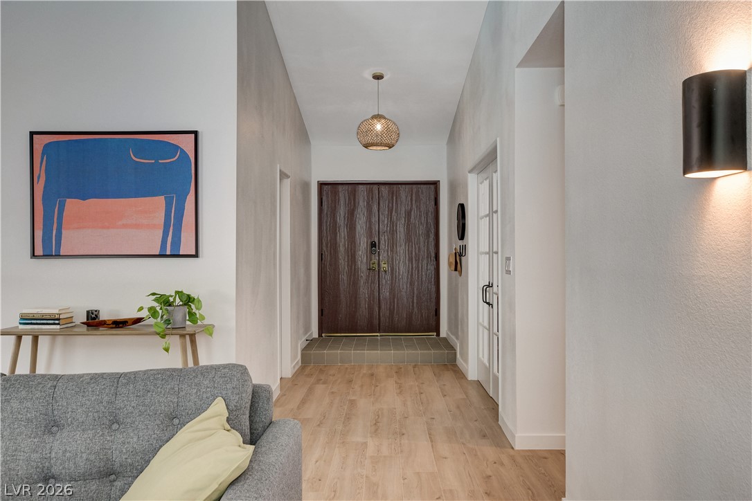 Photo 3 of 4339 Murillo Street