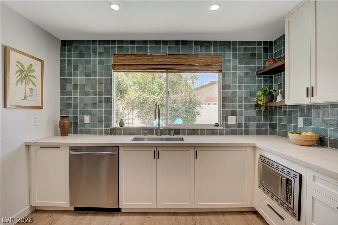 Photo 9 of 36, 4339 Murillo Street