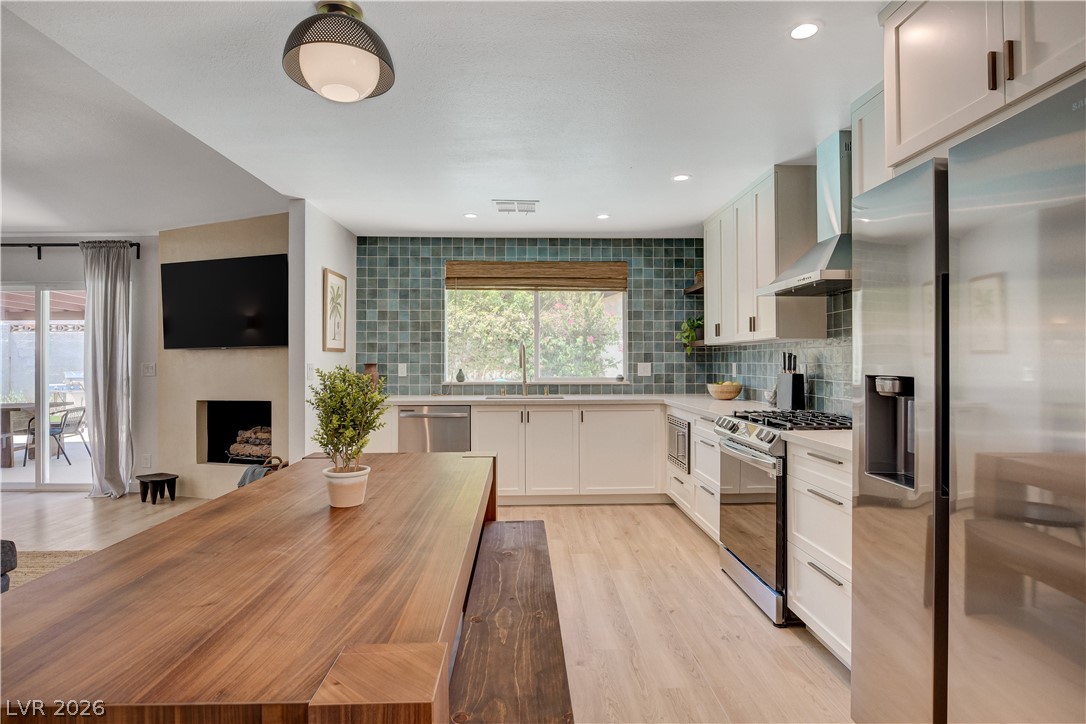 Photo 11 of 36, 4339 Murillo Street