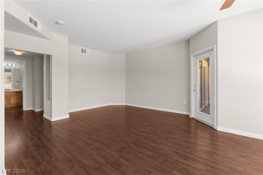 Photo 17 of 42, 830 Carnegie Street #1321