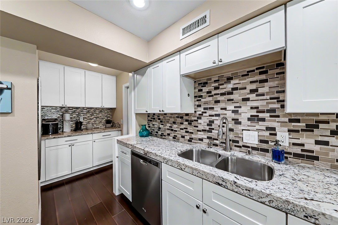 Photo 10 of 35, 3173 Pinehurst Drive #C