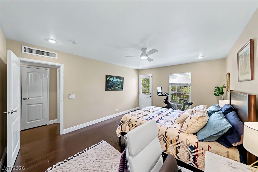 Photo 13 of 35, 3173 Pinehurst Drive #C