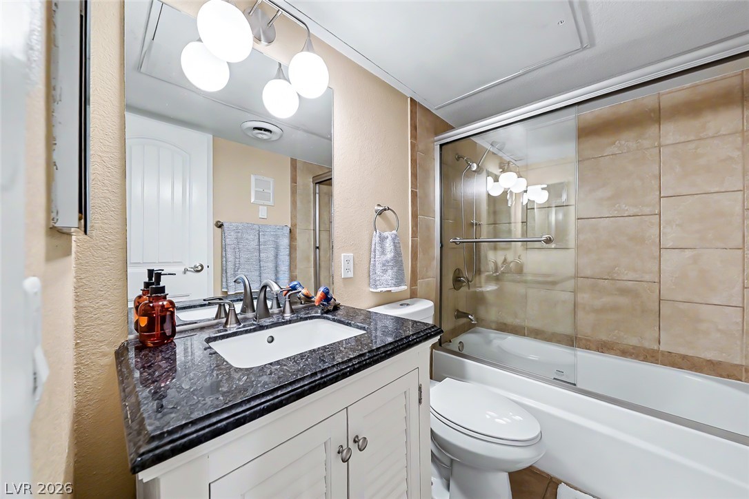 Photo 19 of 35, 3173 Pinehurst Drive #C