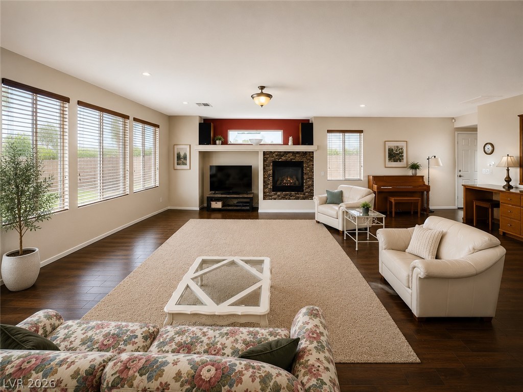 Photo 11 of 38, 9044 Black Elk Avenue