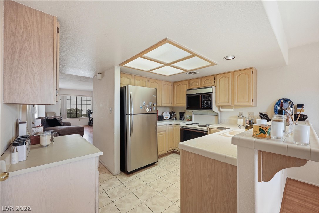 Photo 21 of 36, 2851 S Valley View Boulevard #1139B
