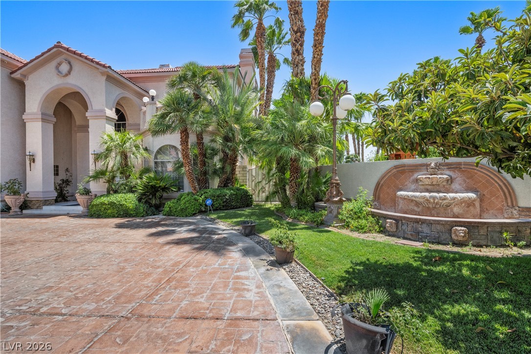 2563 Aviv Court, Las Vegas 89121