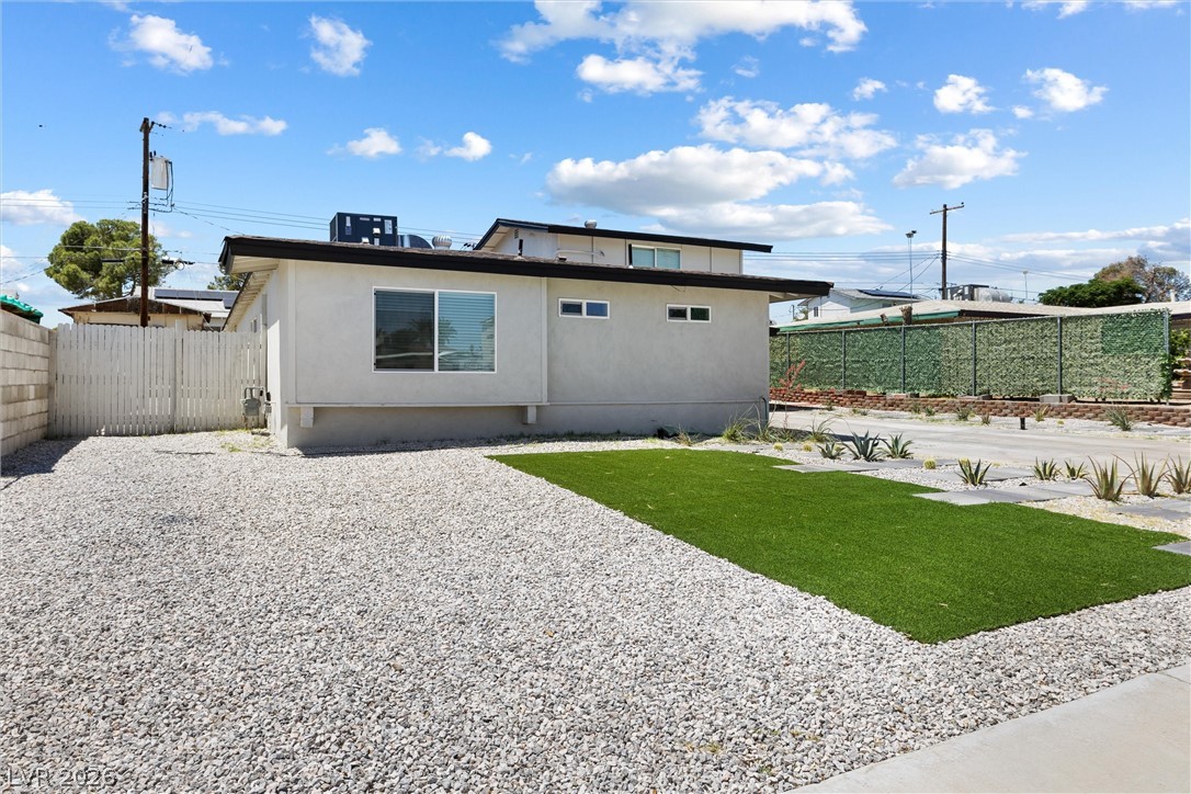 Photo 3 of 3361 Horizon Street
