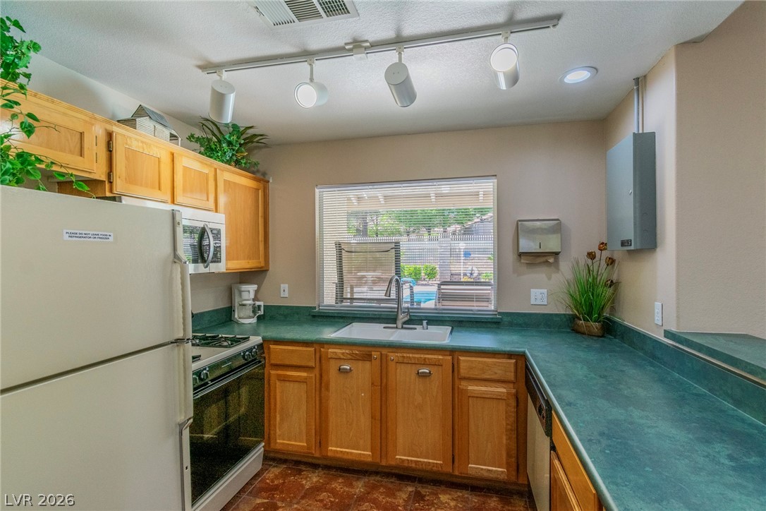 Photo 37 of 46, 9712 Blatimac Avenue #103