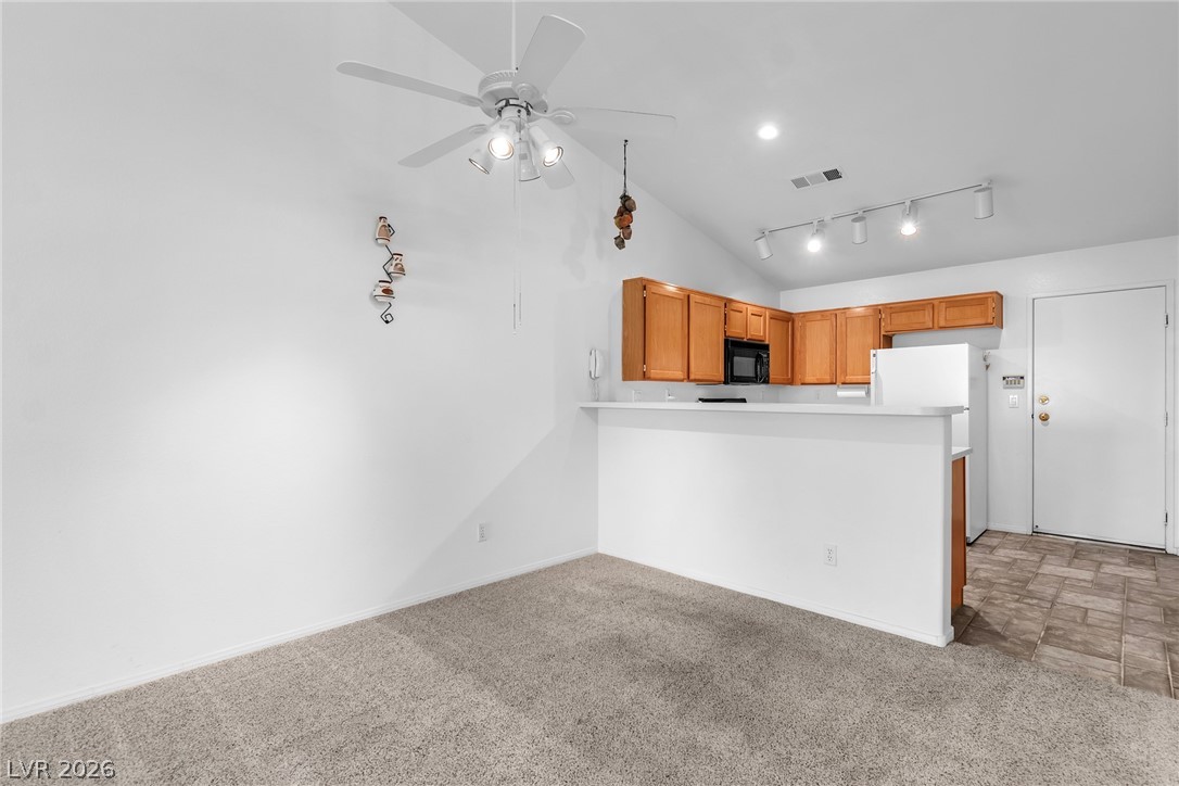 Photo 8 of 46, 9712 Blatimac Avenue #103