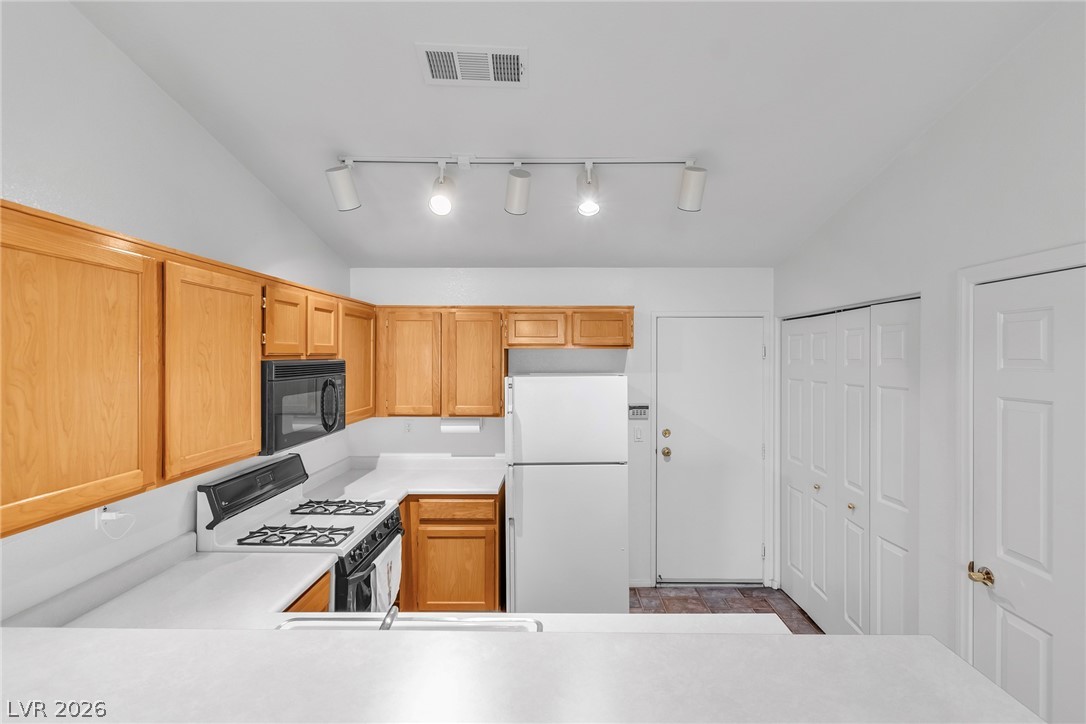 Photo 13 of 46, 9712 Blatimac Avenue #103