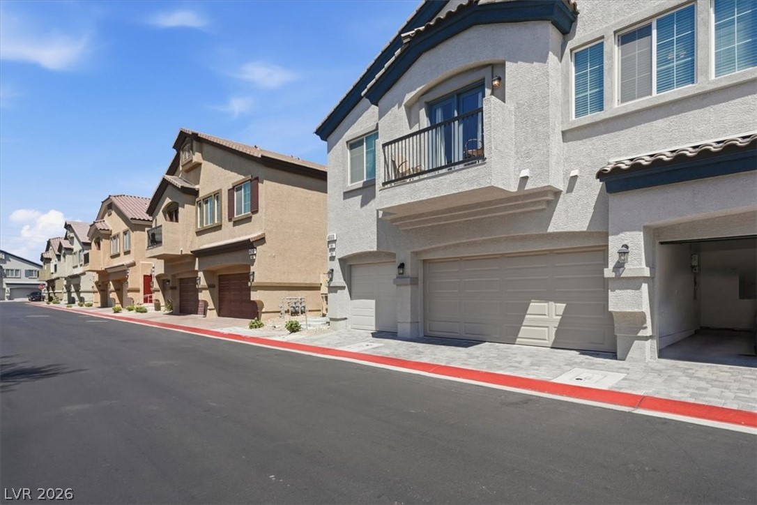 Photo 11 of 26, 4660 Moonbow Avenue #101