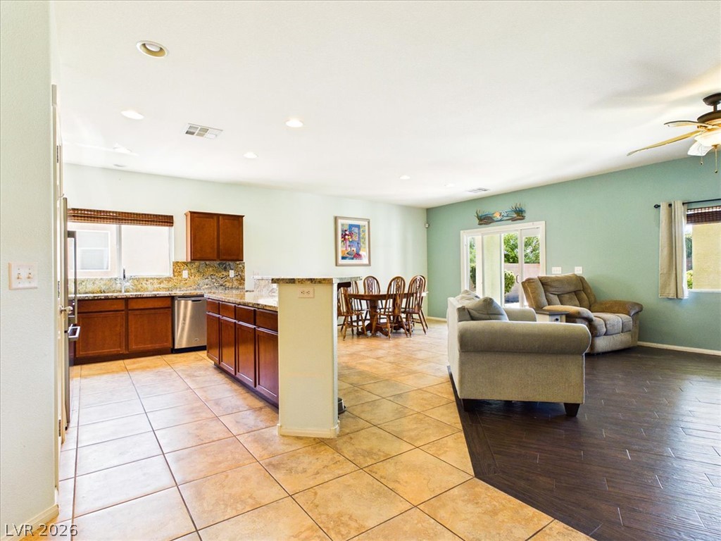 Photo 9 of 37, 5081 E Monte Penne Way