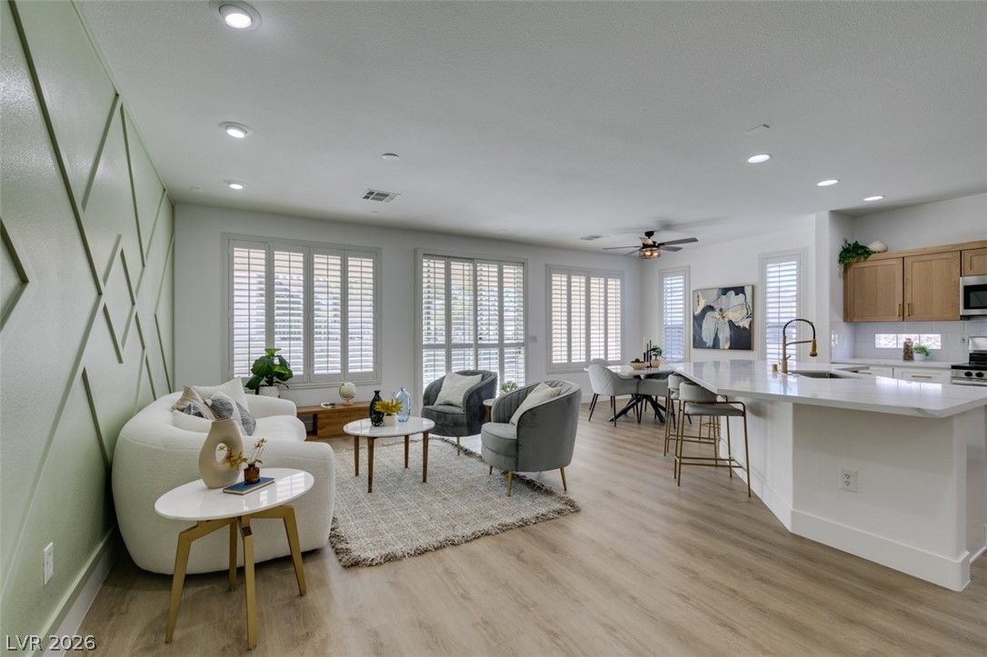 10389 Felice Avenue, Las Vegas 89135