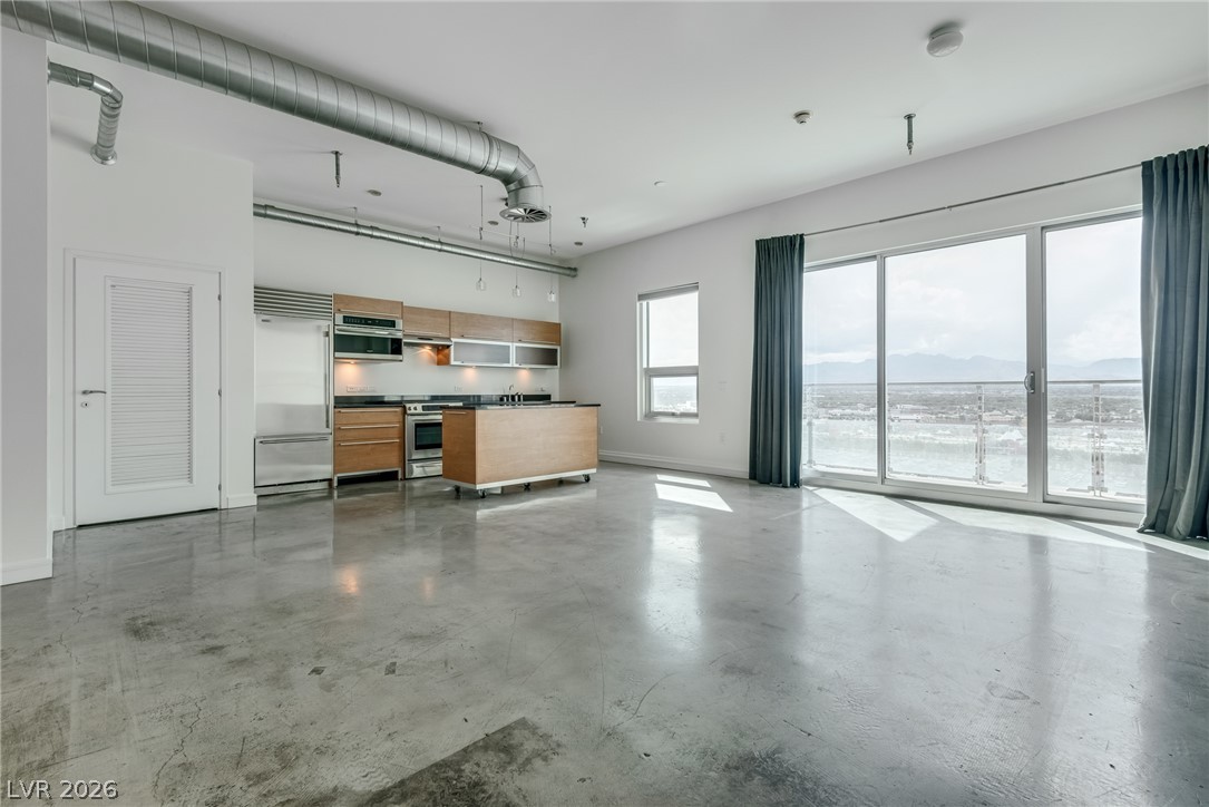 Photo 9 of 37, 200 HOOVER Avenue #1802