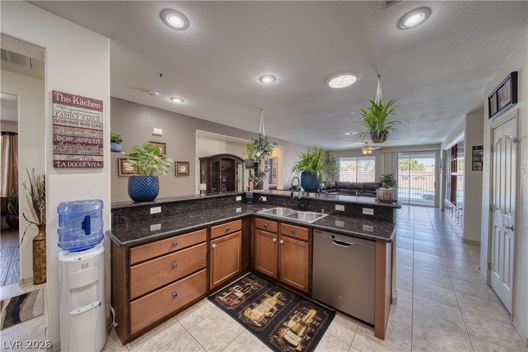 Photo 6 of 18, 5710 Alfano Avenue