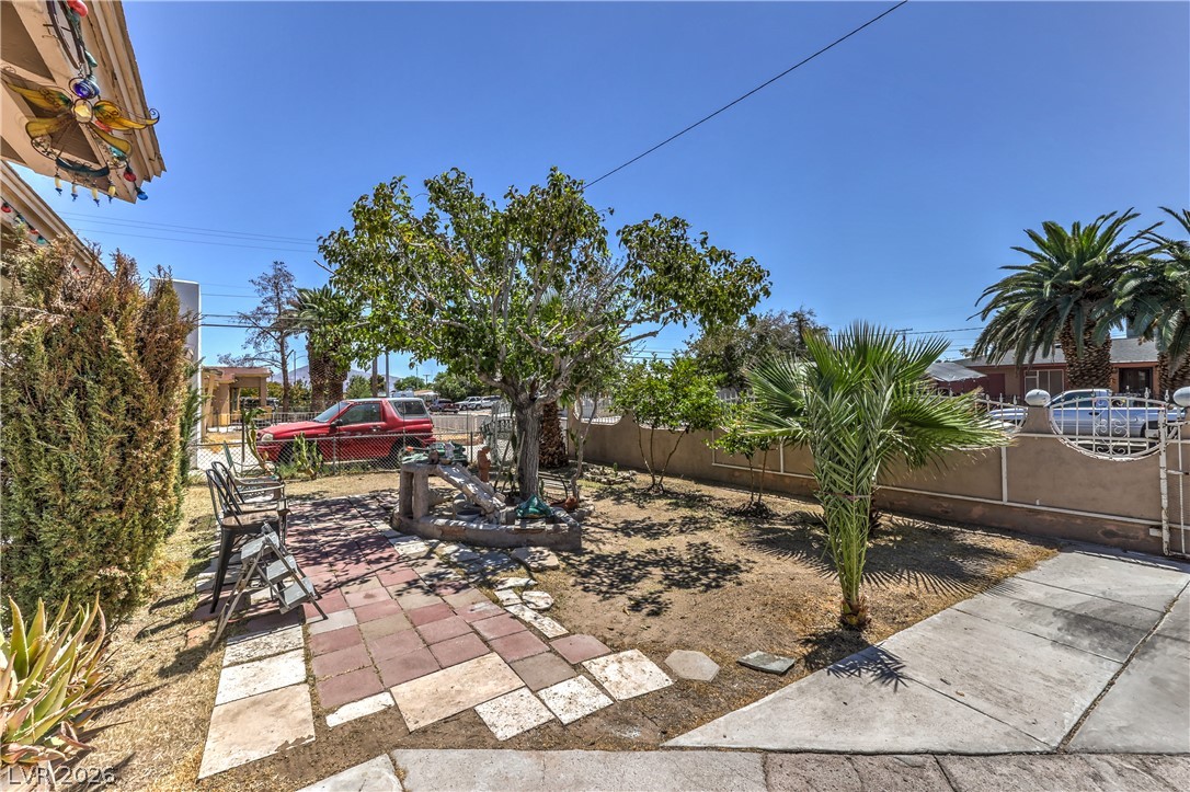 Photo 4 of 900 Taylor Avenue