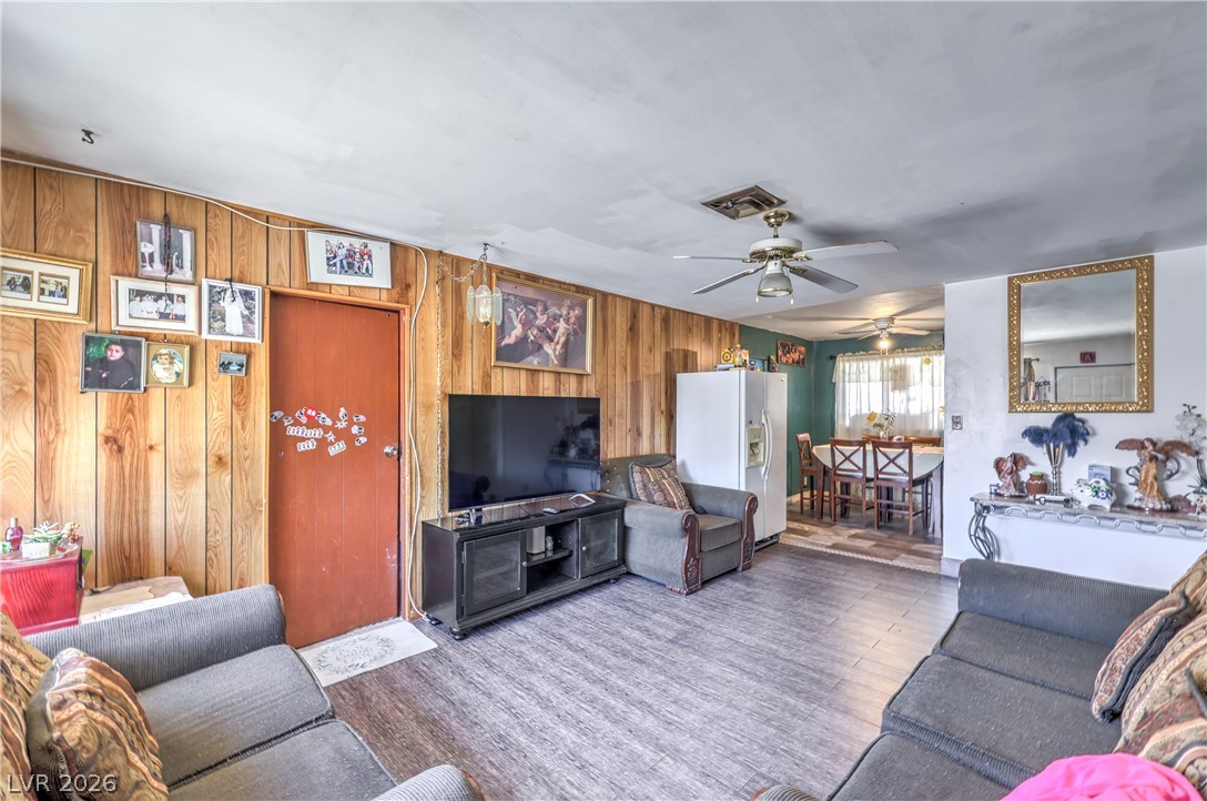 Photo 6 of 26, 900 Taylor Avenue