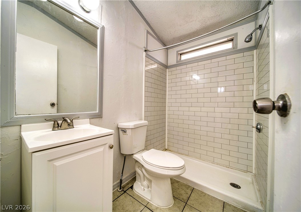 Photo 12 of 28, 6920 Oakridge Avenue