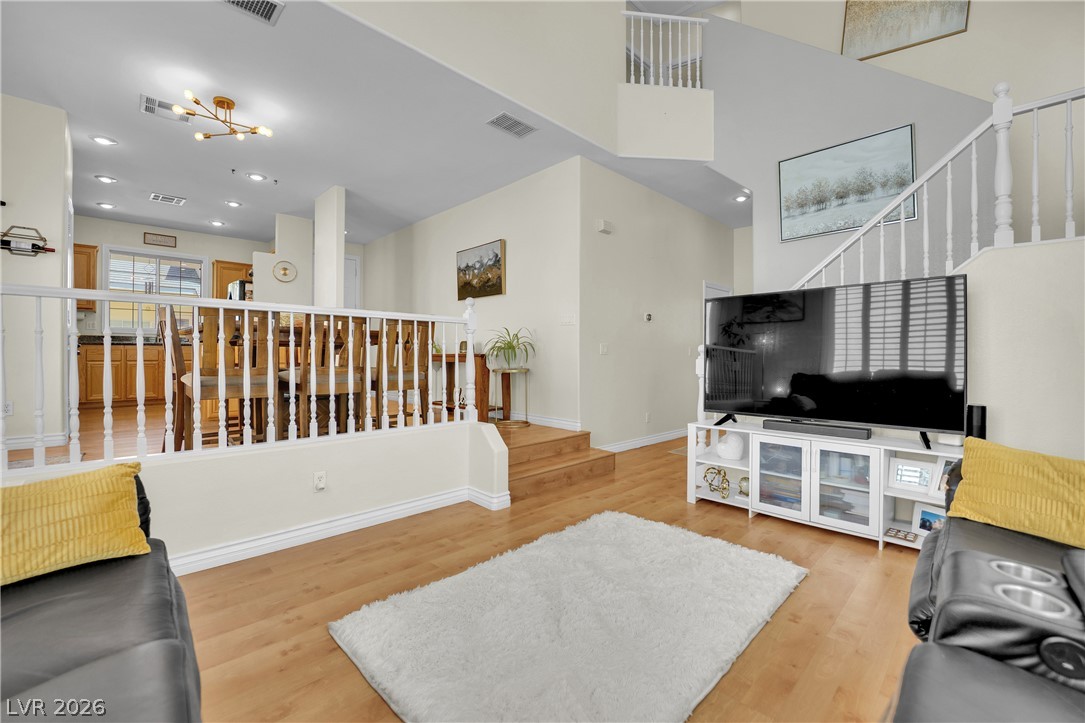 Photo 3 of 1532 Stone Valley Avenue