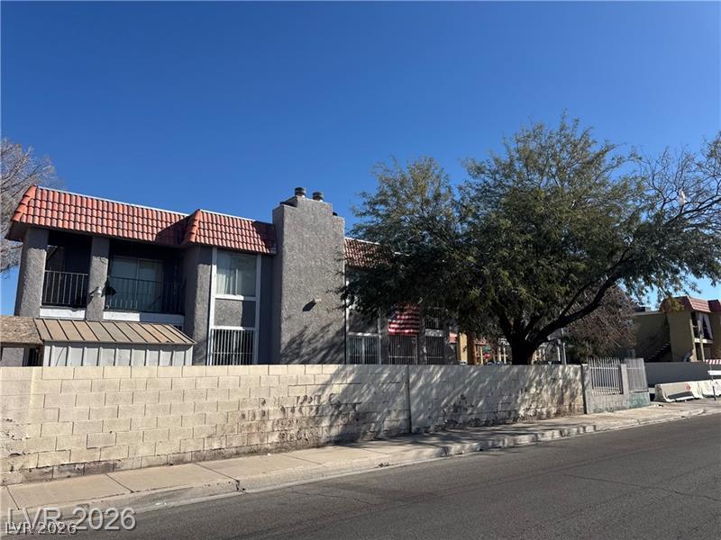 Photo 2 of 2185 Exeter Drive