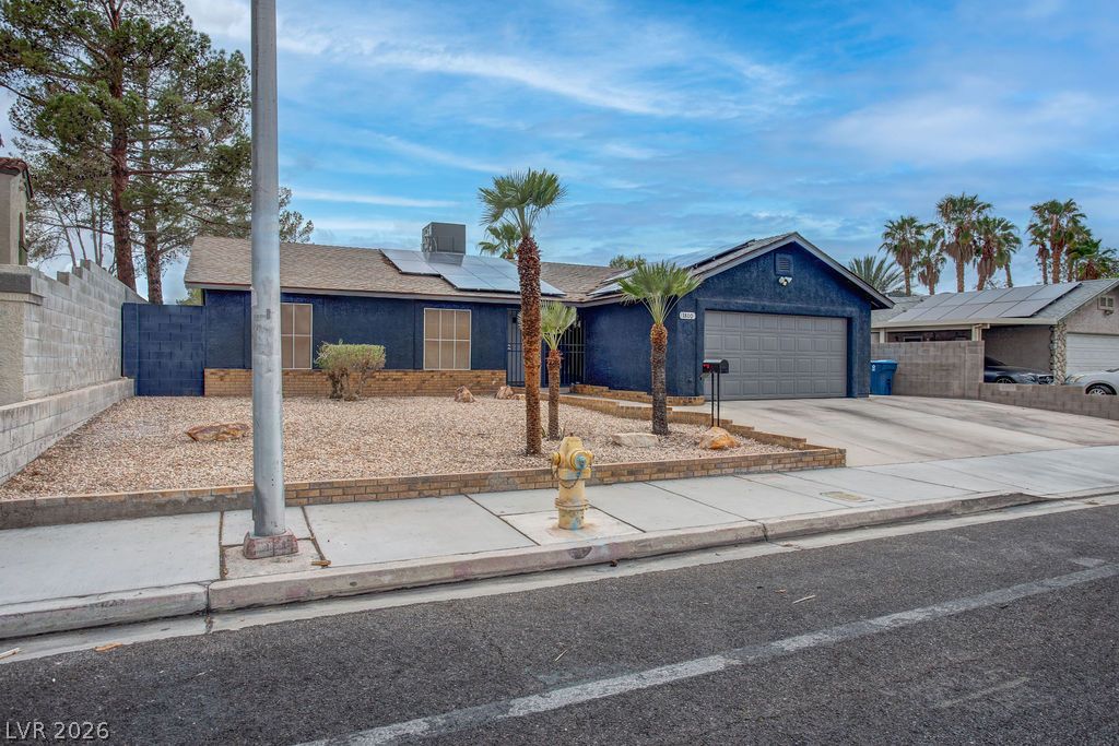 1800 N Torrey Pines Drive, Las Vegas 89108