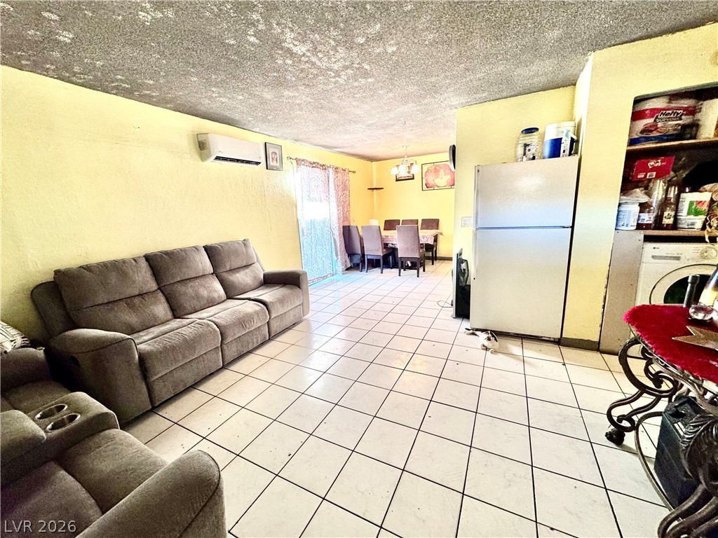 Photo 8 of 13, 3175 Marsford Place