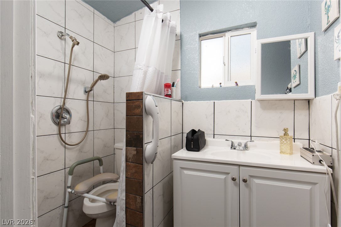 Photo 32 of 39, 3216 Osage Avenue