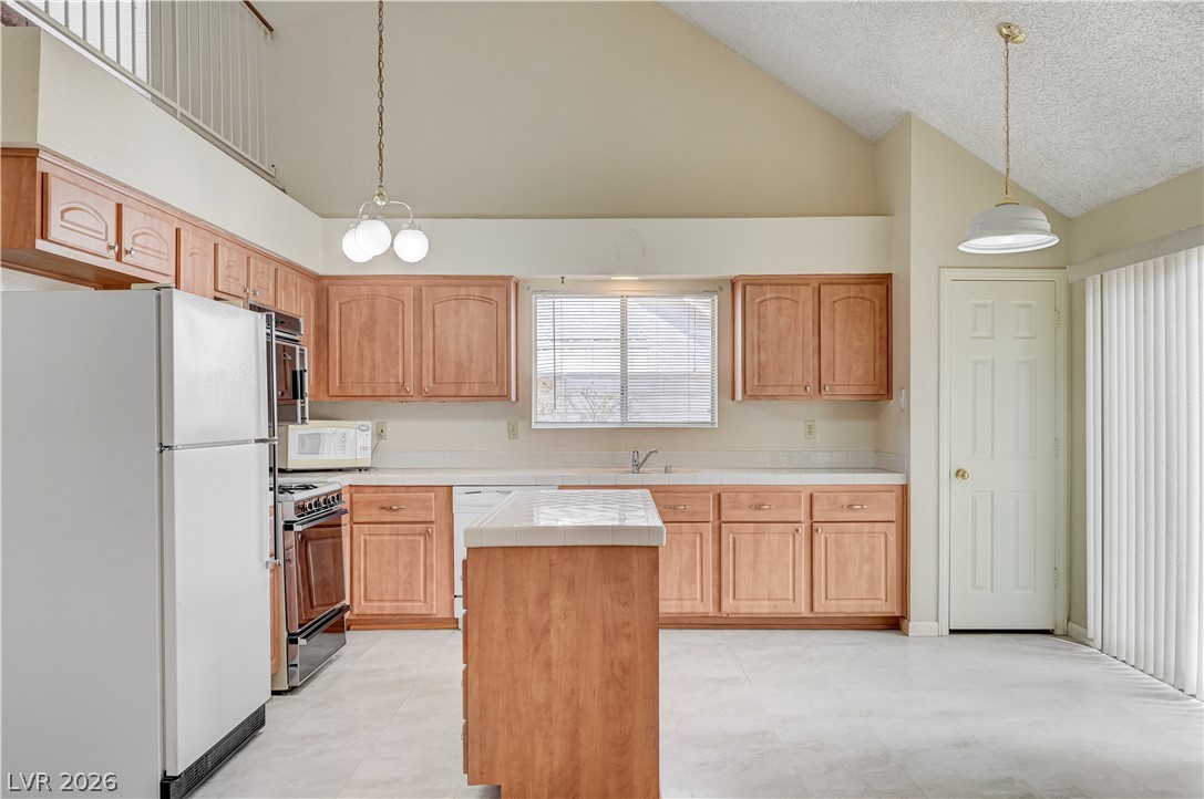 Photo 10 of 56, 7129 Deepriver Circle