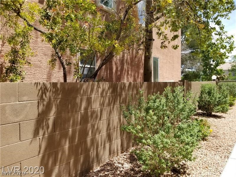 Photo 6 of 41, 9937 La Paca Avenue