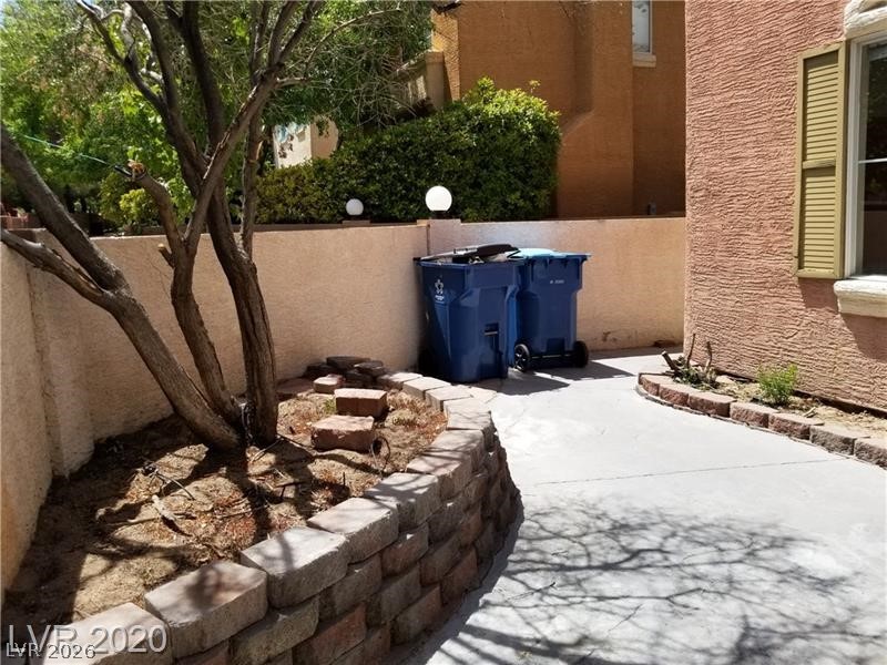Photo 10 of 41, 9937 La Paca Avenue