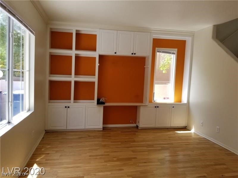 Photo 12 of 41, 9937 La Paca Avenue