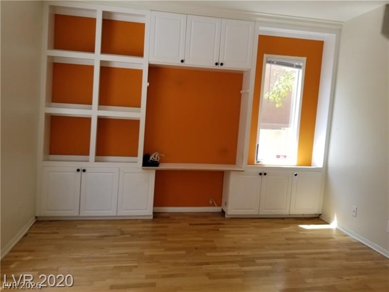 Photo 13 of 41, 9937 La Paca Avenue