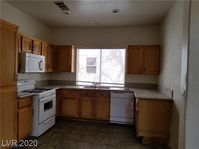 Photo 18 of 41, 9937 La Paca Avenue