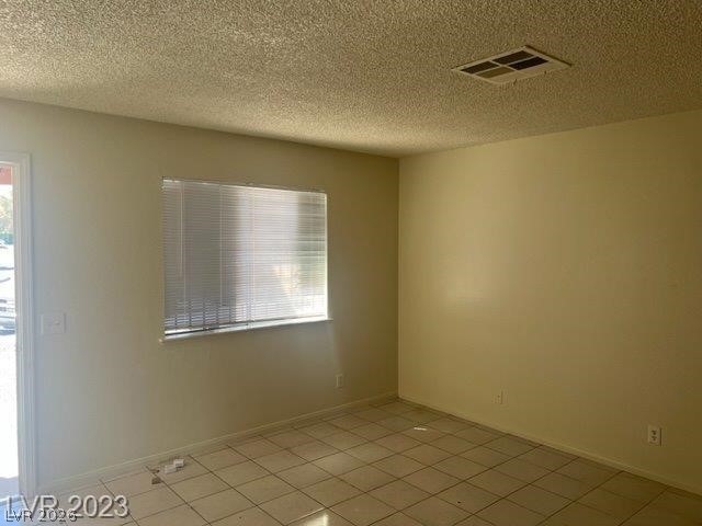 Photo 9 of 38, 5284 Wellesley Avenue
