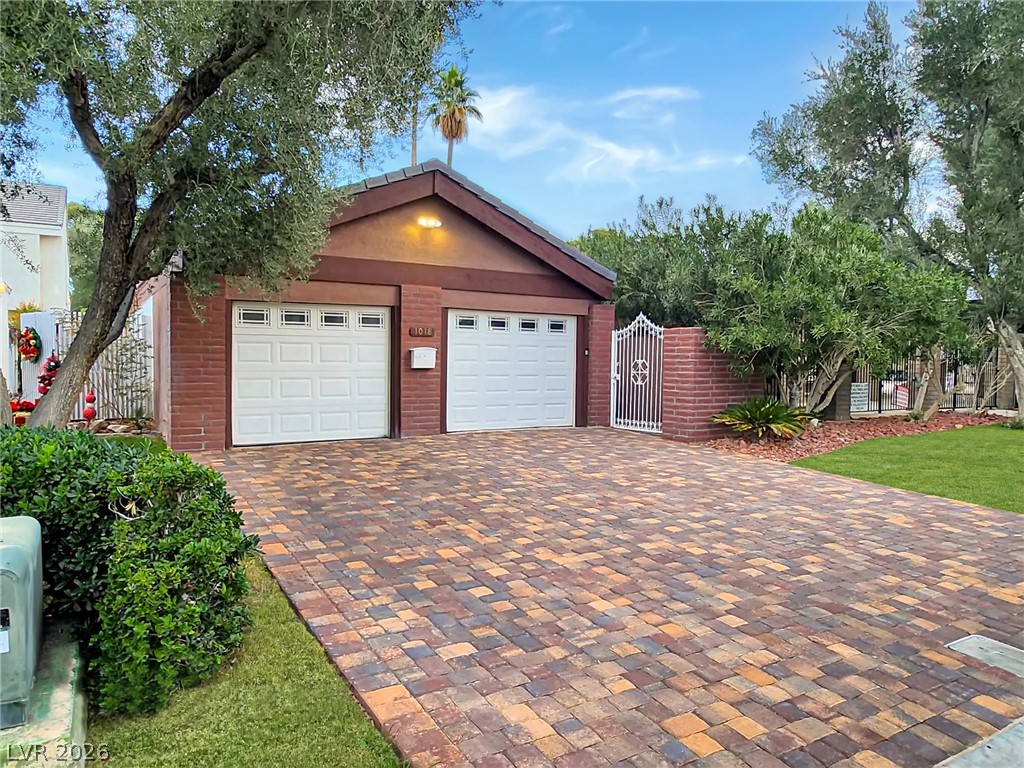 Photo 2 of 1018 Bel Air Circle