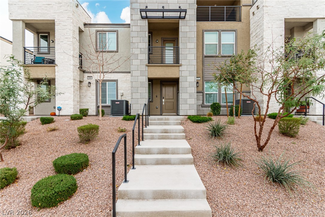 Photo 4 of 1111 Heliodor Avenue