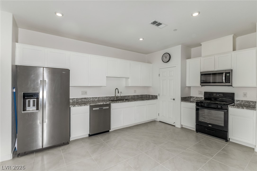 Photo 14 of 47, 1111 Heliodor Avenue