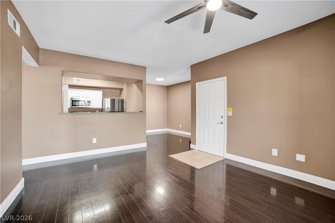 Photo 8 of 21, 8000 W Badura Avenue #1135
