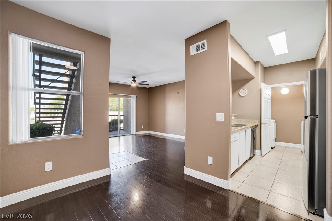 Photo 9 of 21, 8000 W Badura Avenue #1135