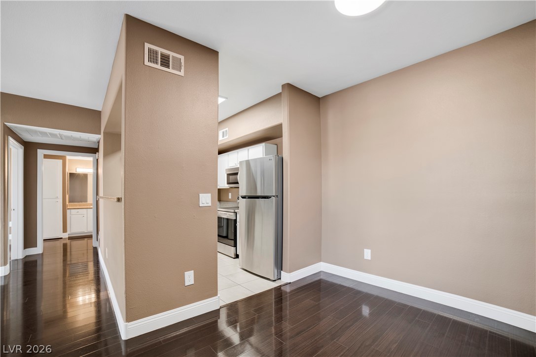 Photo 10 of 21, 8000 W Badura Avenue #1135