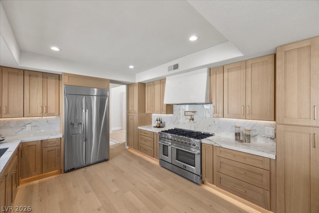 Photo 13 of 41, 8024 Shorecrest Drive