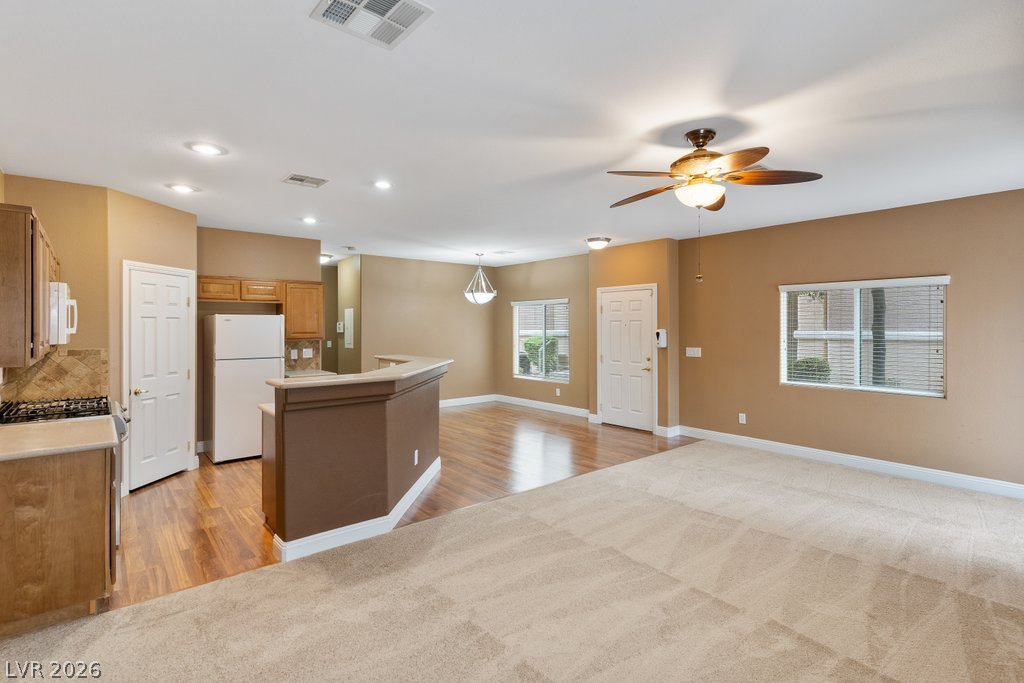 Photo 14 of 38, 8710 Horizon Wind Avenue #103