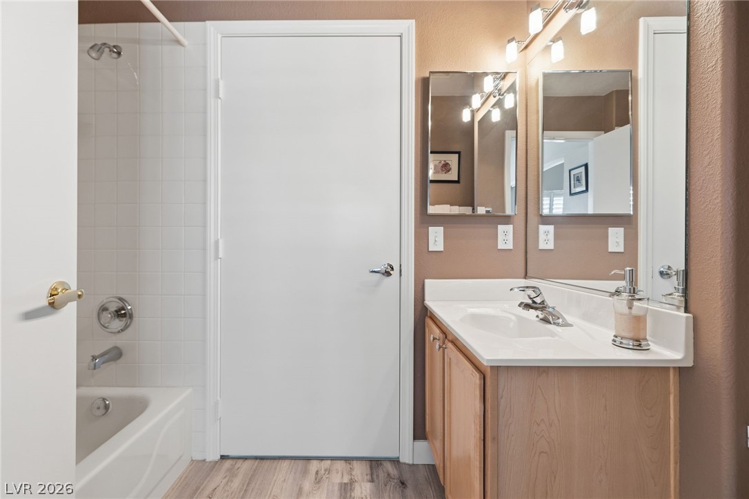 Photo 27 of 35, 8725 W Flamingo Road #102