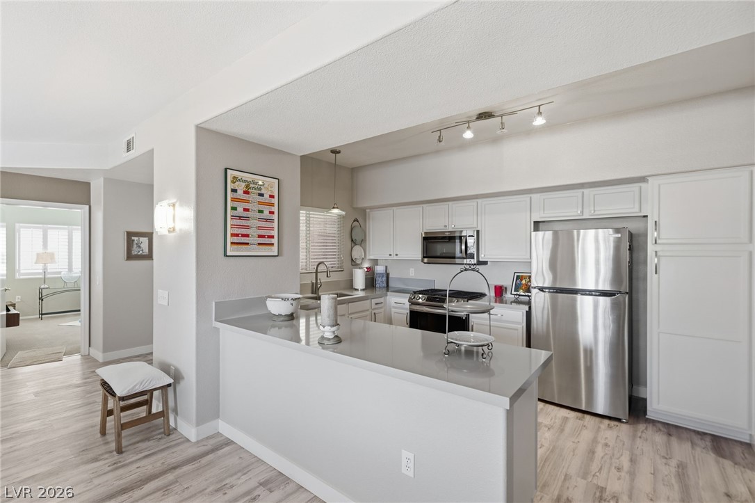Photo 12 of 35, 8725 W Flamingo Road #102