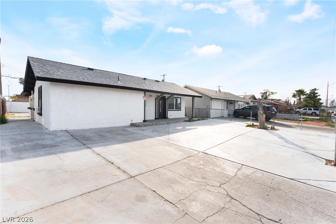 Photo 3 of 3215 Dillon Avenue