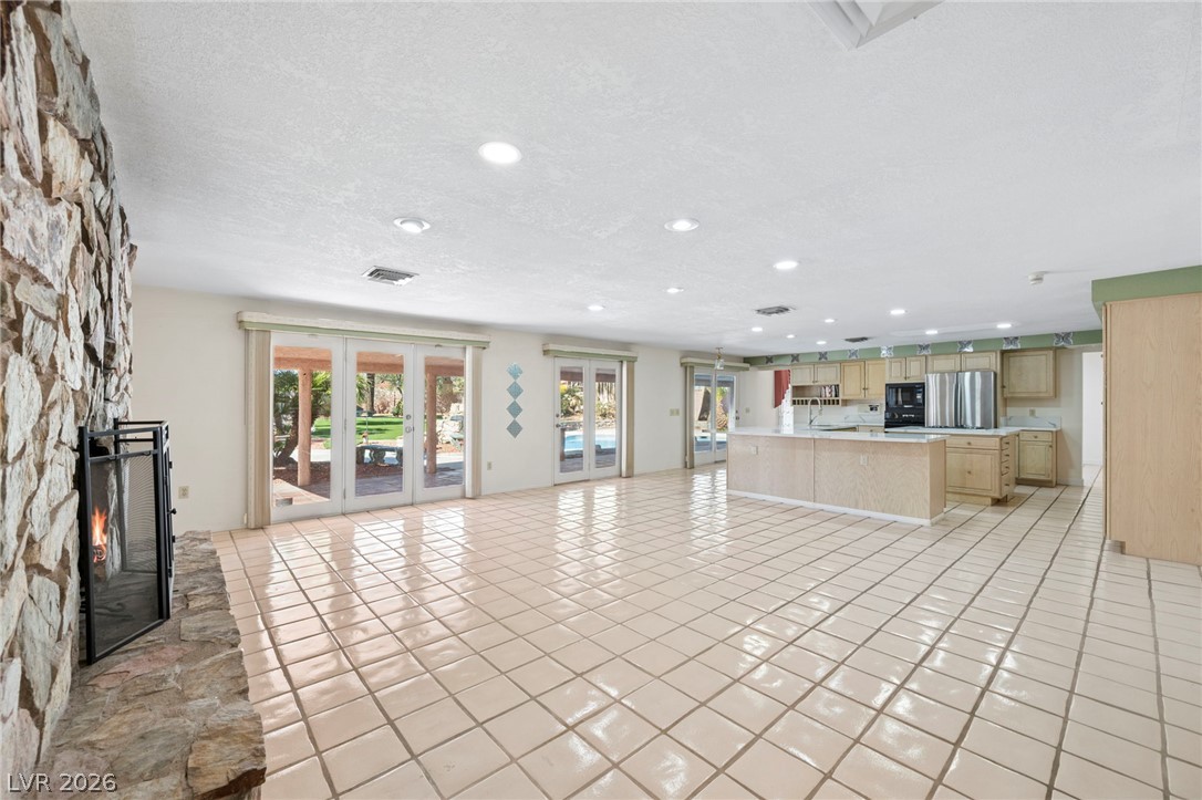 Photo 36 of 61, 2935 S Torrey Pines Drive
